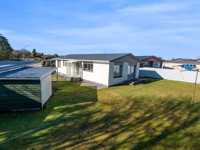 4 Caesar Street, Stratford