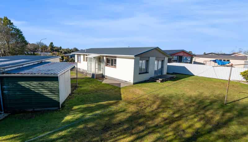 4 Caesar Street, Stratford