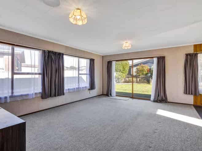 4 Caesar Street, Stratford