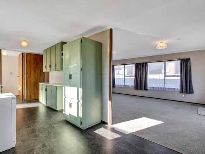 4 Caesar Street, Stratford