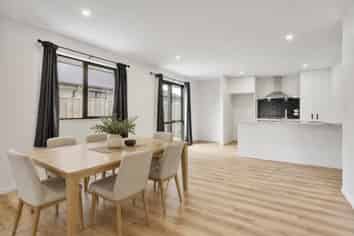 24 Mehrtens Crescent, Ravenswood