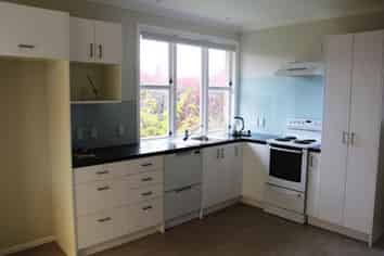  Kingswood Road, Brookfield