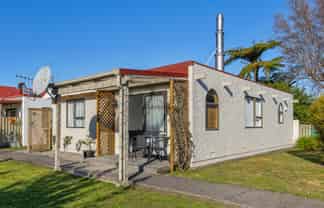 23C Russell Street, Westport