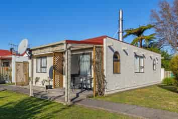 23C Russell Street, Westport