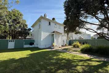 97 Reynolds Street, Taita