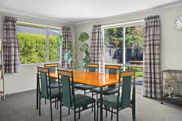 8/17 Wineberry Avenue, Amberley