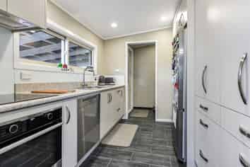180 Whatawhata Road, Dinsdale