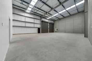 Brand new industrial unit at the Airport