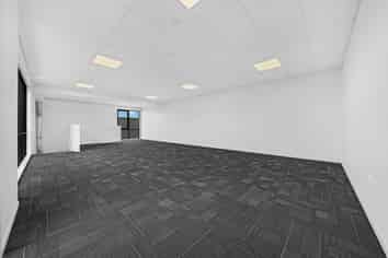 Brand new industrial unit at the Airport