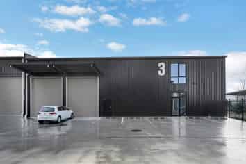 Brand new industrial unit at the Airport