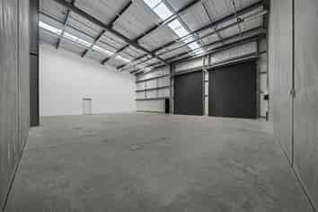 Brand new industrial unit at the Airport