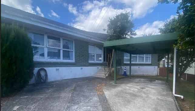 8 Sexton Place, Manurewa East