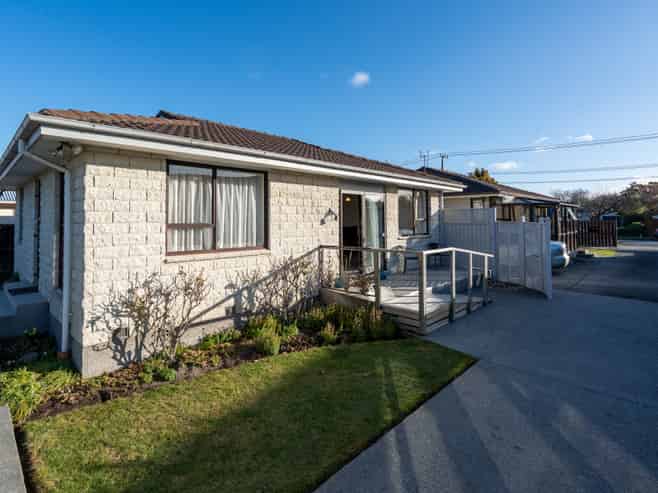 2/208 Grimseys Road, Redwood