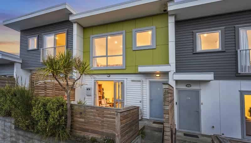 4/8 Middleton Road, Johnsonville