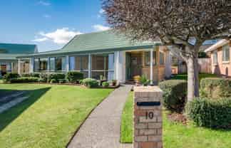10/17 Redwood Close, Paraparaumu