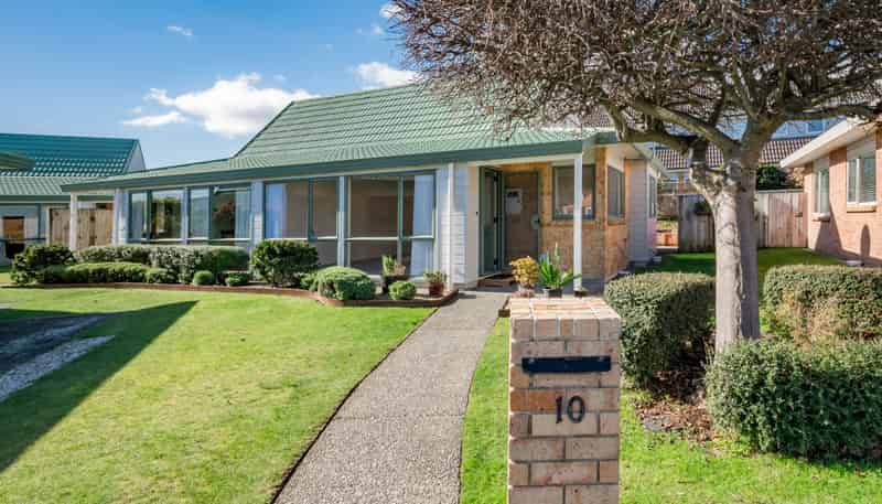 10/17 Redwood Close, Paraparaumu