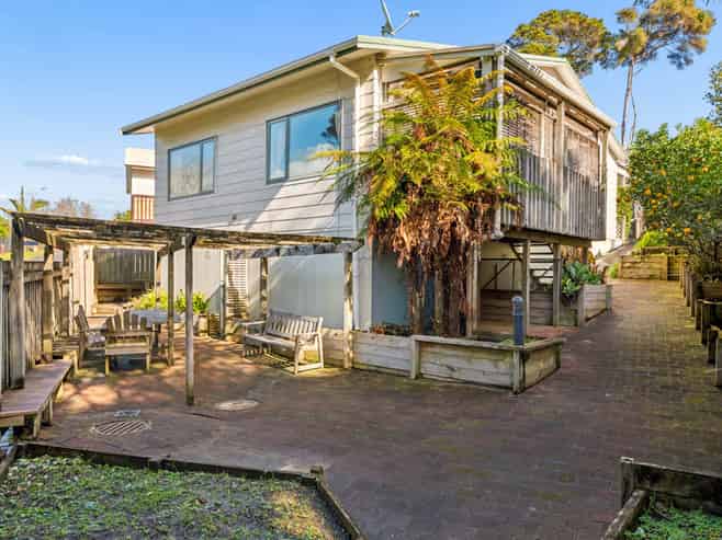 30 Shadon Place, Stanmore Bay