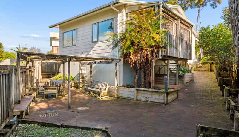 30 Shadon Place, Stanmore Bay