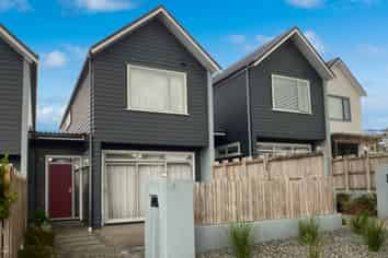 51 Caldera Drive, Long Bay
