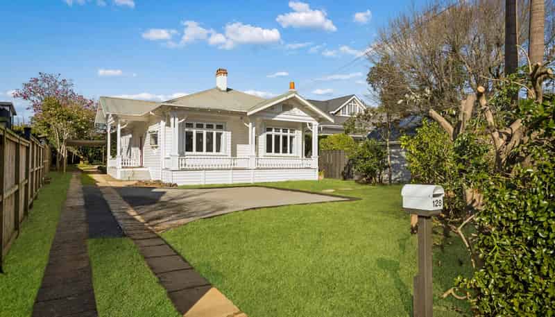128 The Drive, Epsom