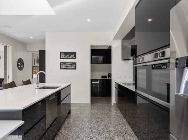 13 Carnaveron Drive, Lincoln