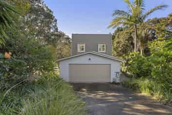 2 Barr Road, Mahurangi West