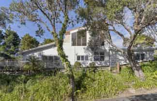 2 Barr Road, Mahurangi West