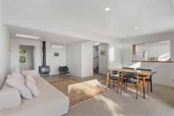 2 Barr Road, Mahurangi West