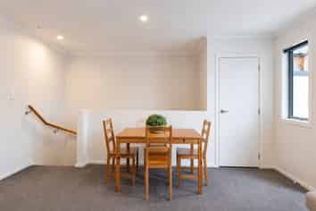 2/5 Teddy Street, Hamilton Central
