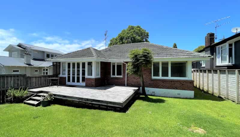 80 Alberton Ave, Mount Albert