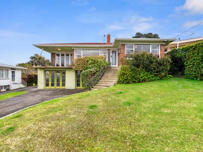 60 Jaemont Avenue, Te Atatu South