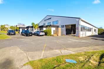 High-Profile Industrial Premises with Flexible Layout