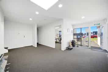 High-Profile Industrial Premises with Flexible Layout