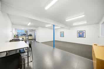 High-Profile Industrial Premises with Flexible Layout