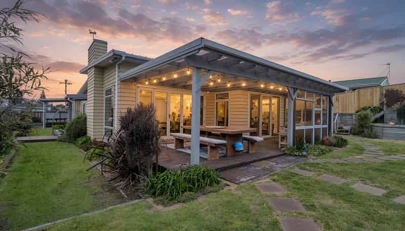 8 Warren Street, Foxton Beach