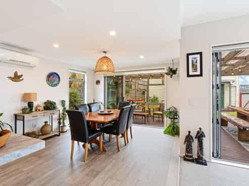 8 Warren Street, Foxton Beach