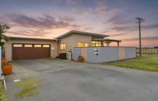 8 Warren Street, Foxton Beach