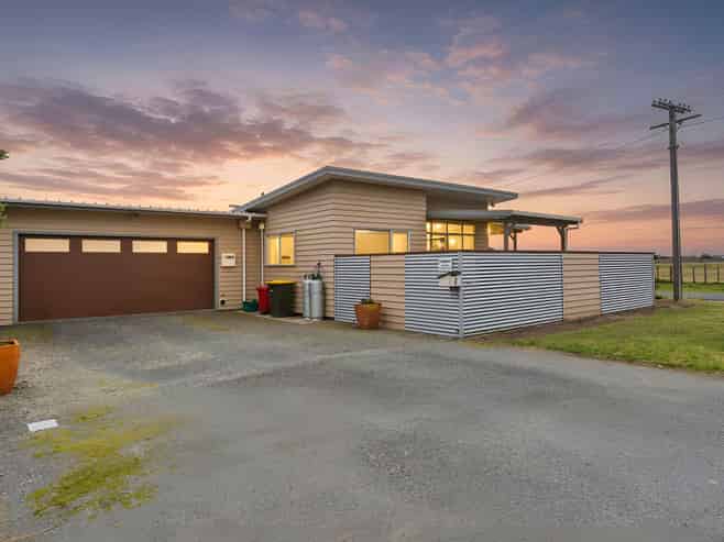 8 Warren Street, Foxton Beach