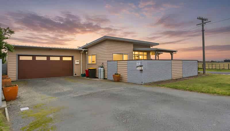 8 Warren Street, Foxton Beach