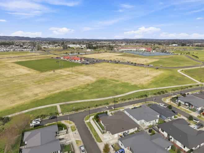 2 Harore Road, Takanini