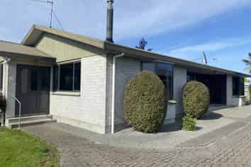 124 Great North Road, Winton