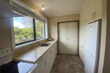 124 Great North Road, Winton