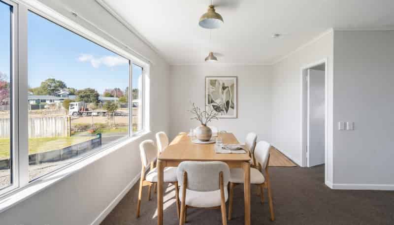 1 Russell Place, Brookfield