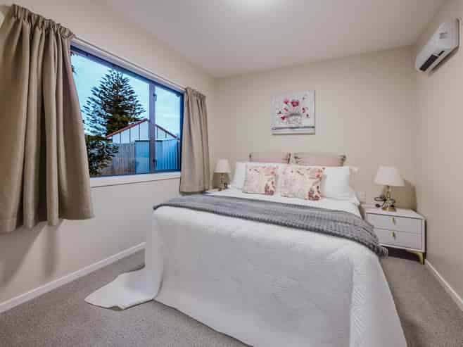 6/11 Lawford Place, Mangere