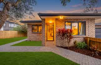 6/11 Lawford Place, Mangere