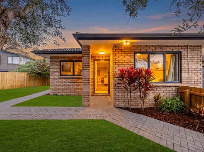 6/11 Lawford Place, Mangere