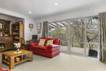 84 Taharepa Road, Hilltop