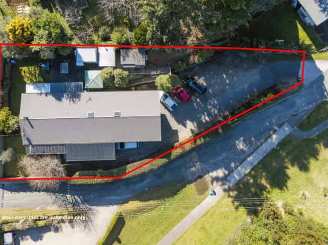 84 Taharepa Road, Hilltop