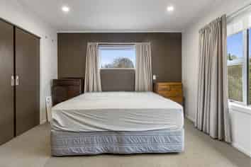 84 Taharepa Road, Hilltop