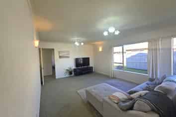 8 Chamberlain Place, Mount Maunganui